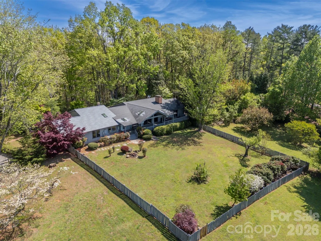 Photo of 176 Fox Run Lane