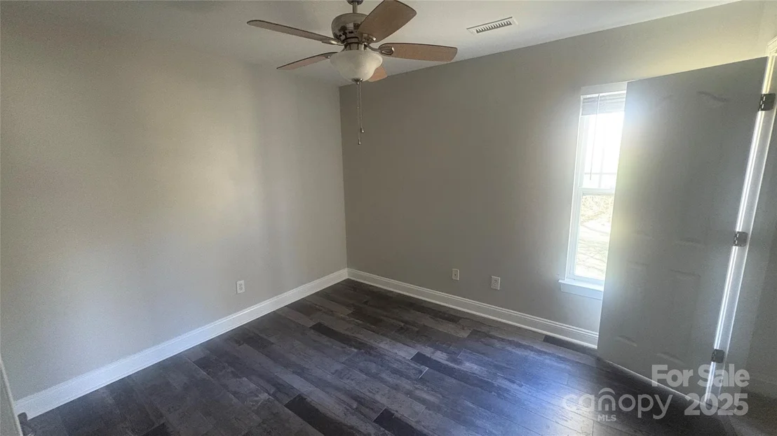 Photo of 1134 Riverside Drive