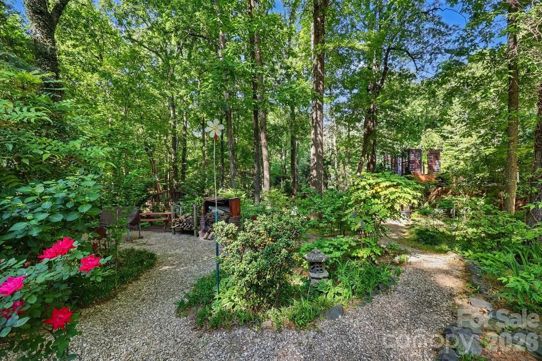 Photo of 10112 Idlewild Road