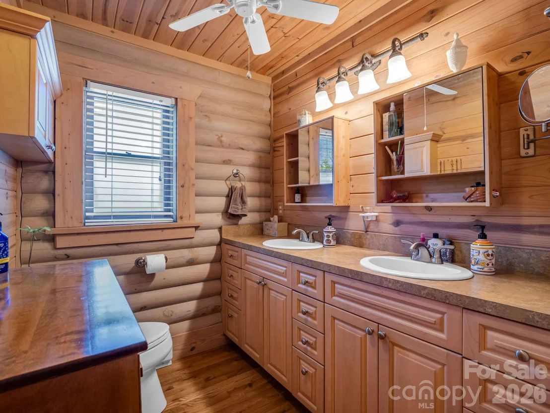 Photo of 762 Valley View Drive