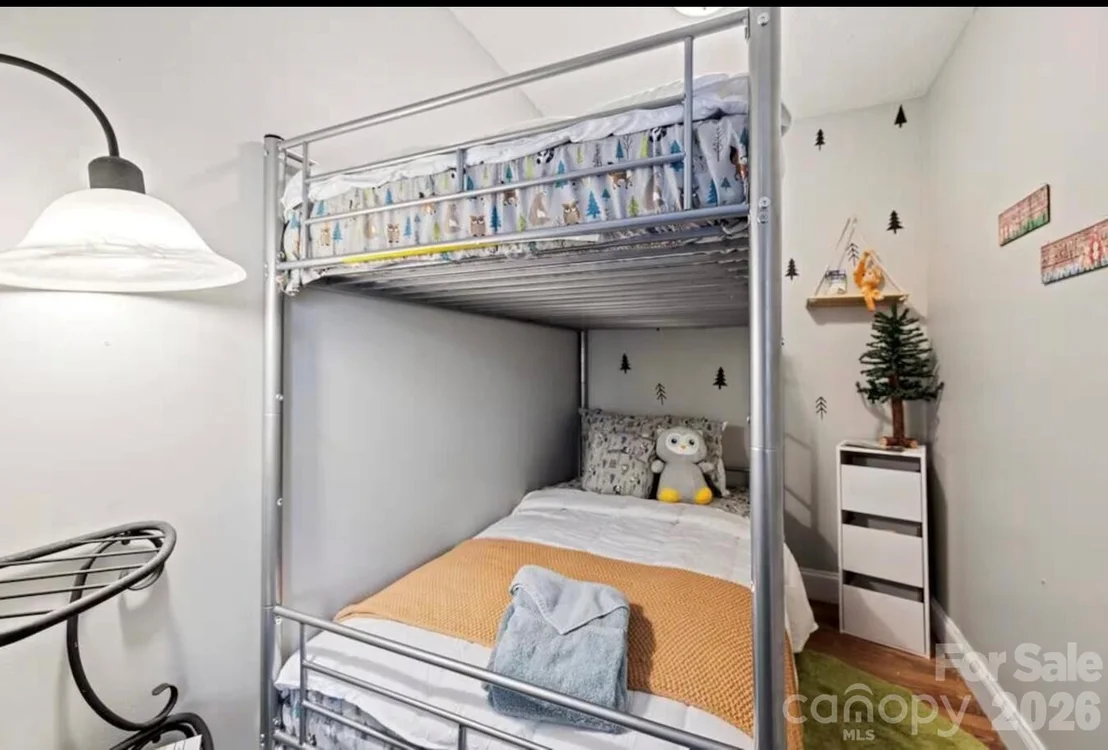 Photo of 29 Miranda Knoll