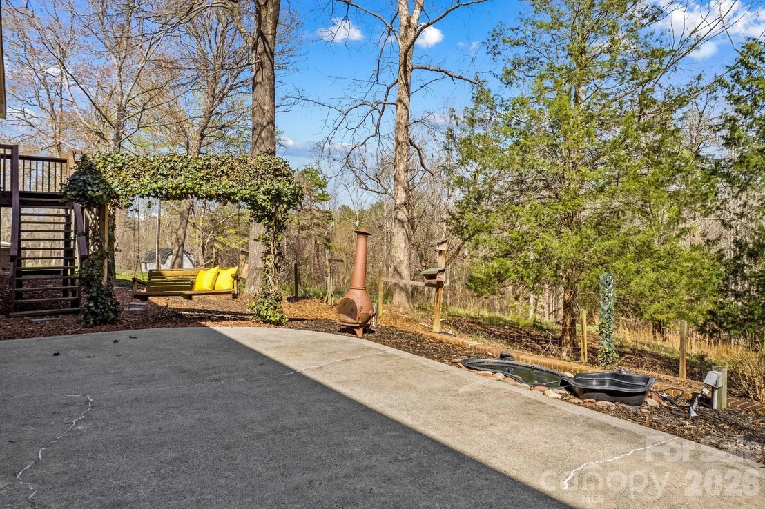 Photo of 5075 Lakeview Drive