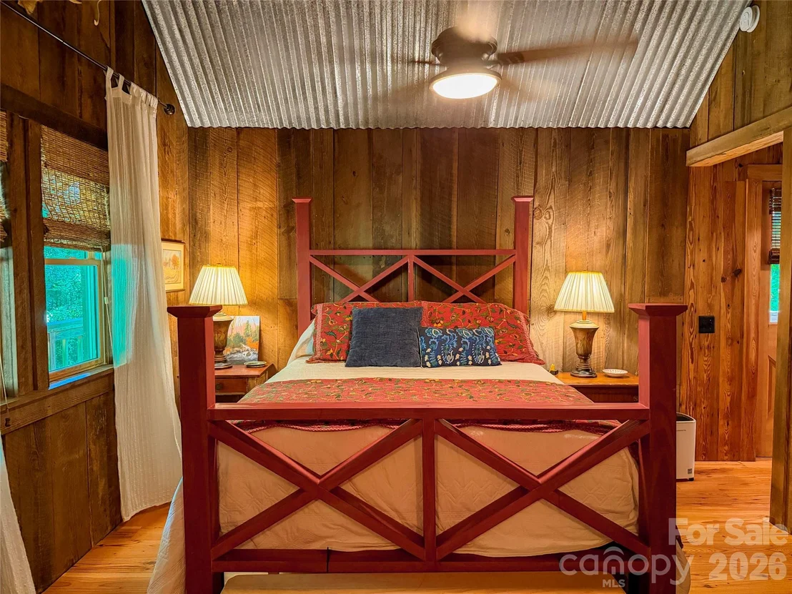 Photo of 2218 Mountain Page Road