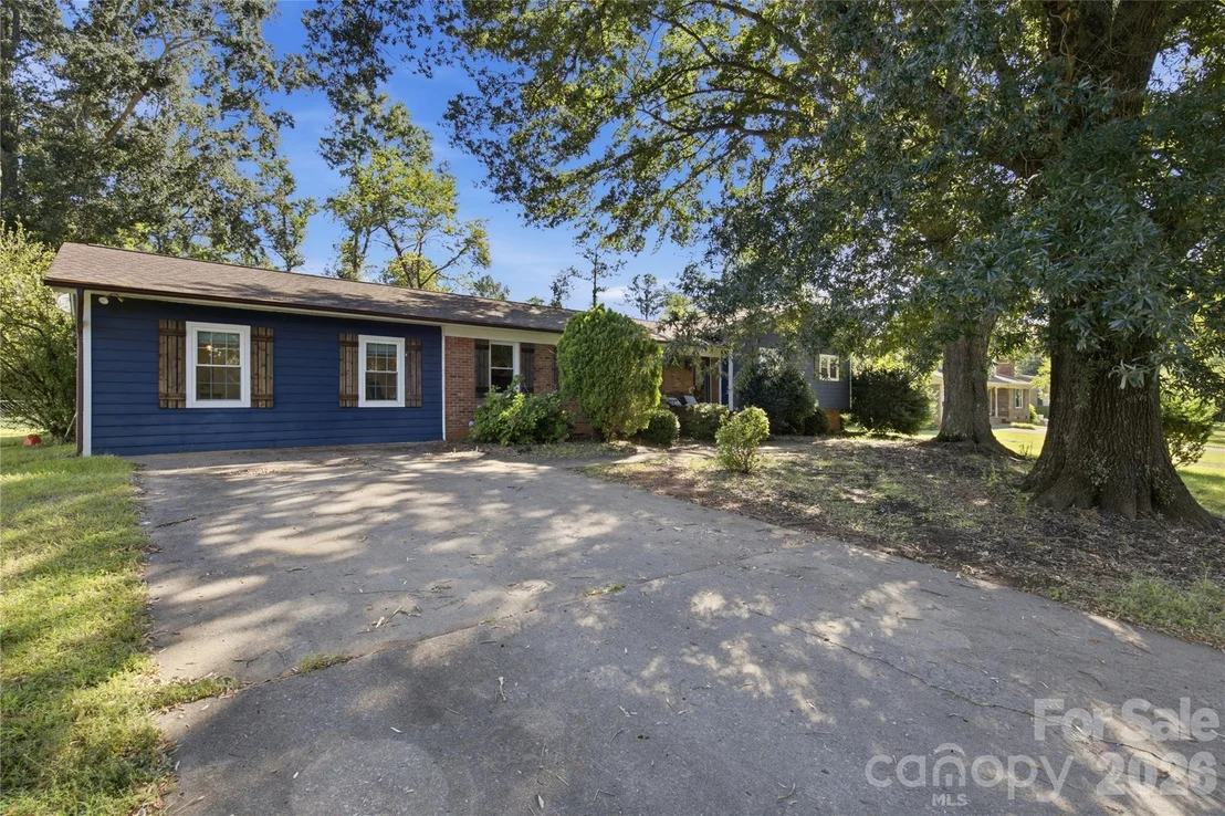 Photo of 169 Greenbriar Drive