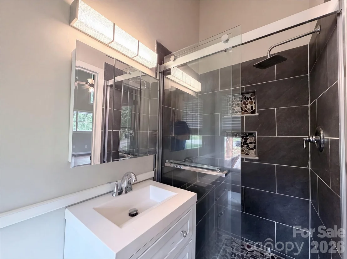 Photo of 706 Crescent Drive