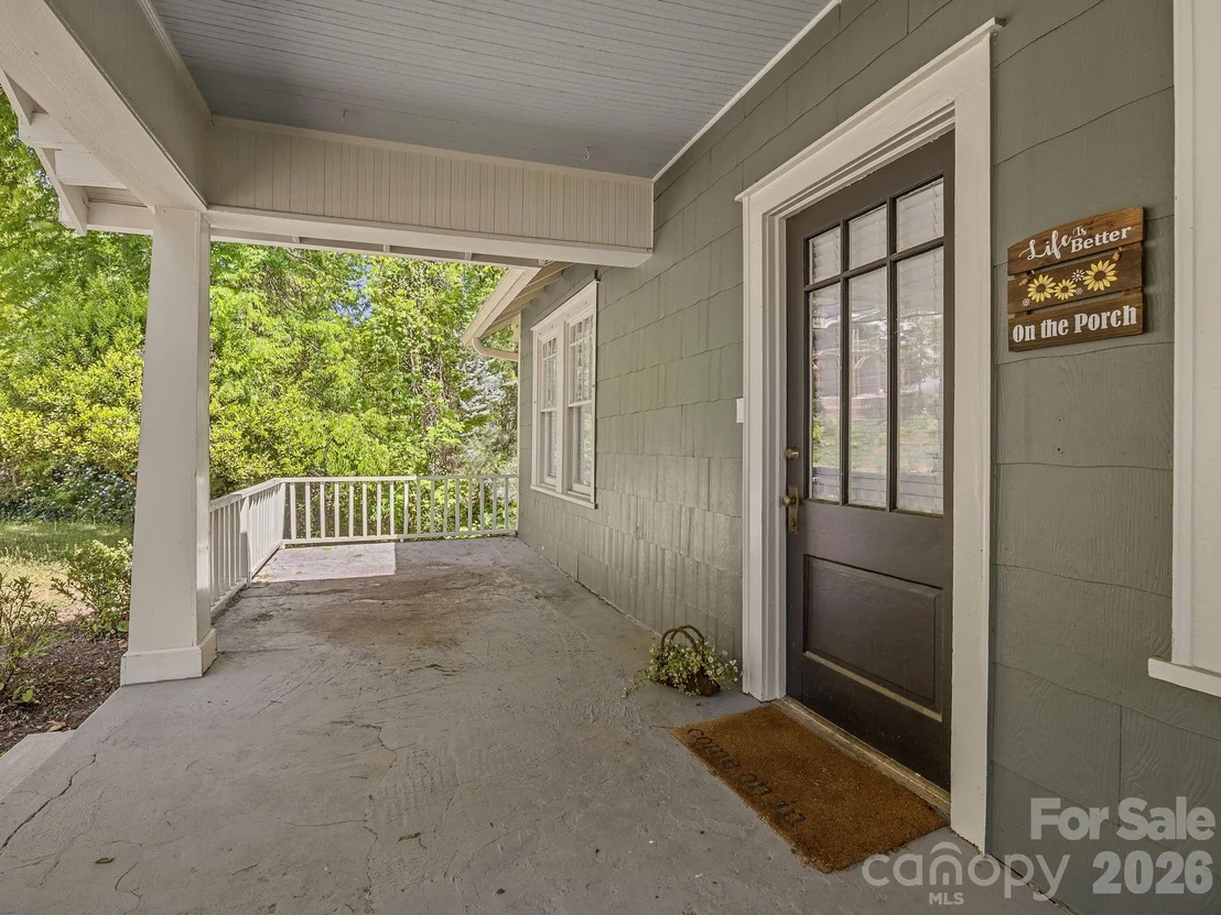 Photo of 110 Grady Avenue