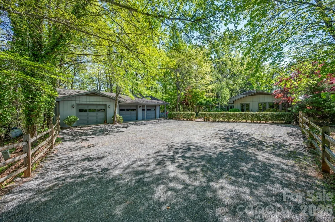 Photo of 176 Fox Run Lane