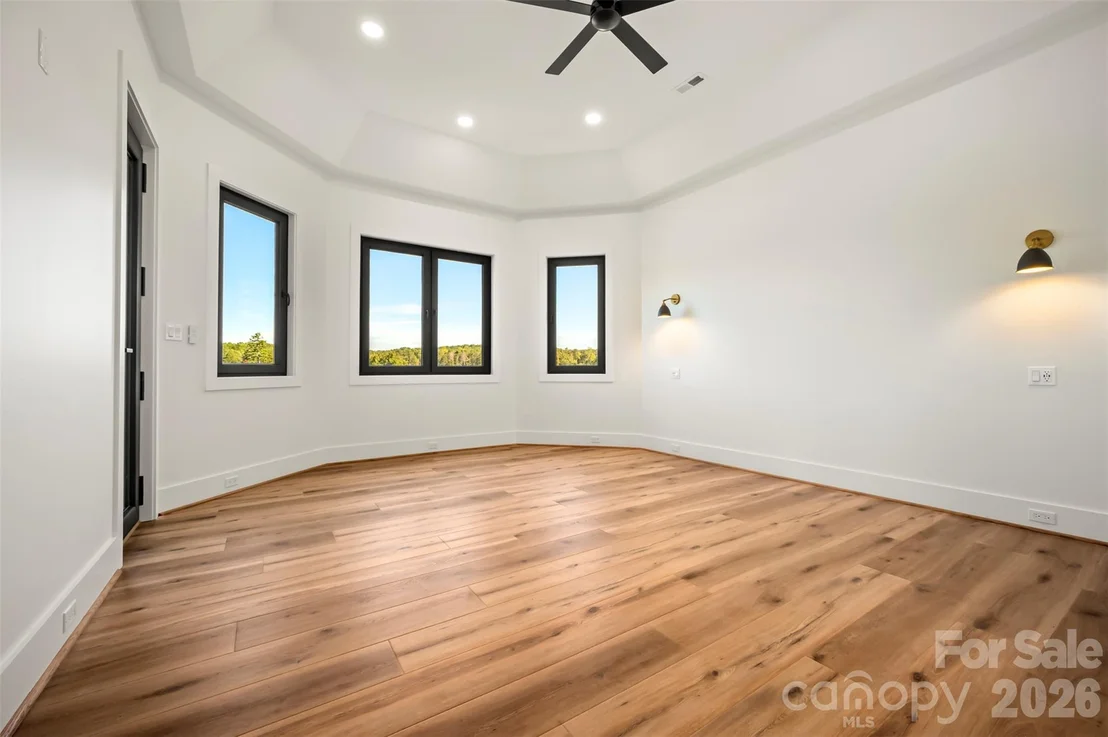 Photo of 438 Mapleton Lane