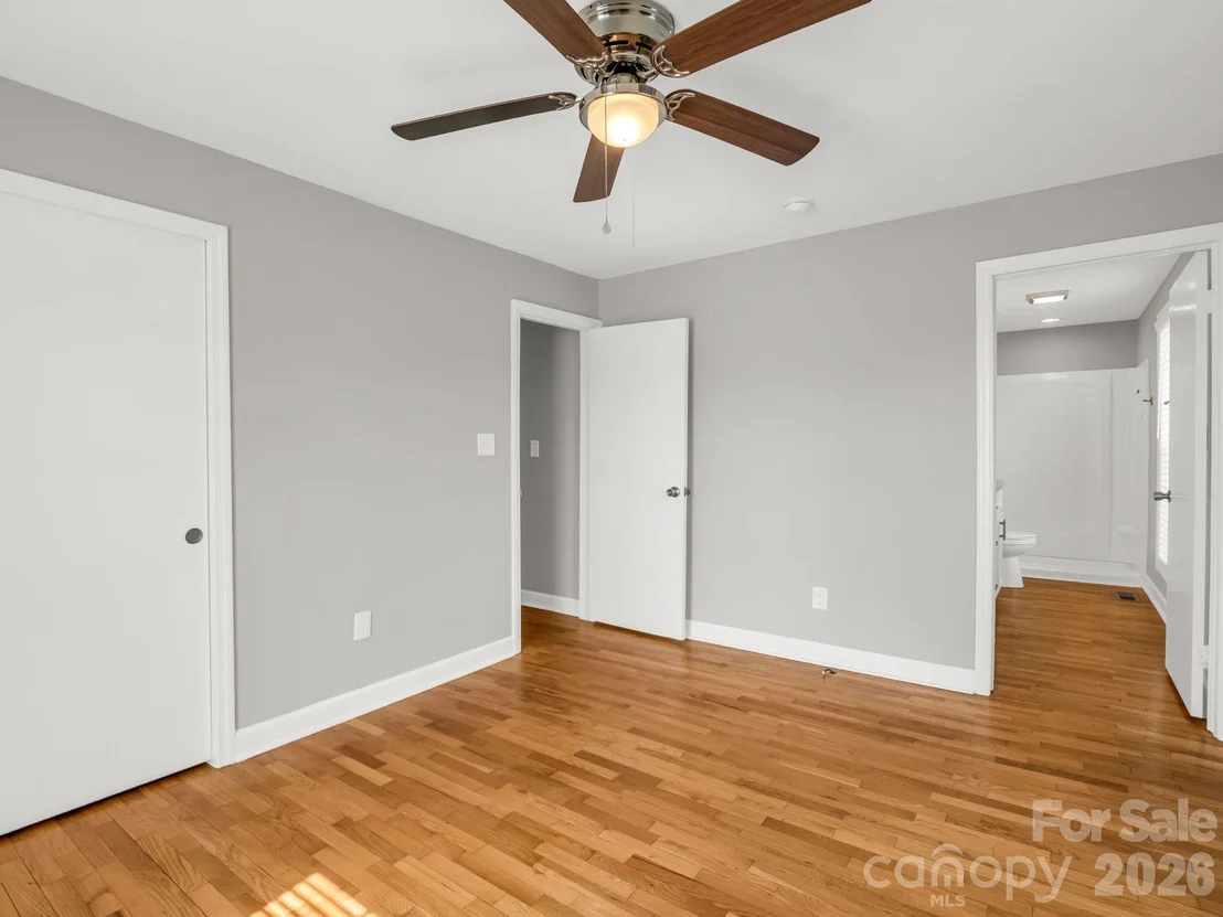 Photo of 655 W Oconee Street