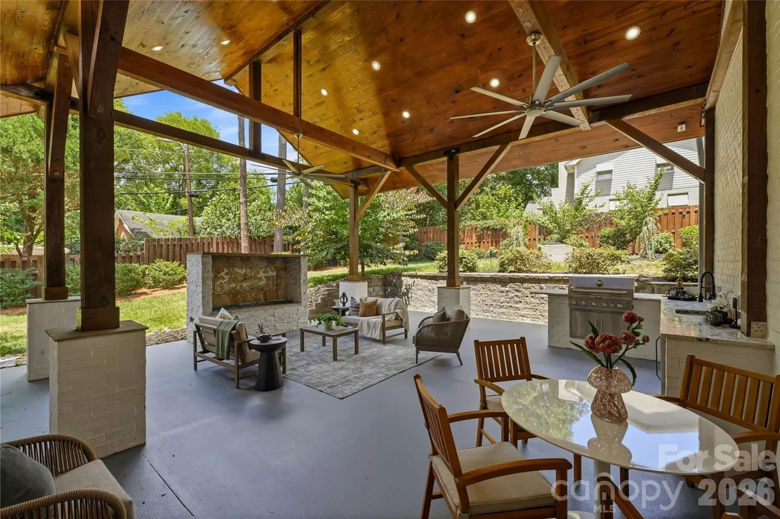 Photo of 2919 Colony Road