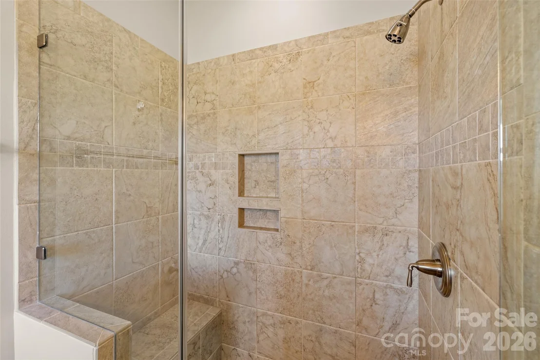 Photo of 490 Mapleton Lane