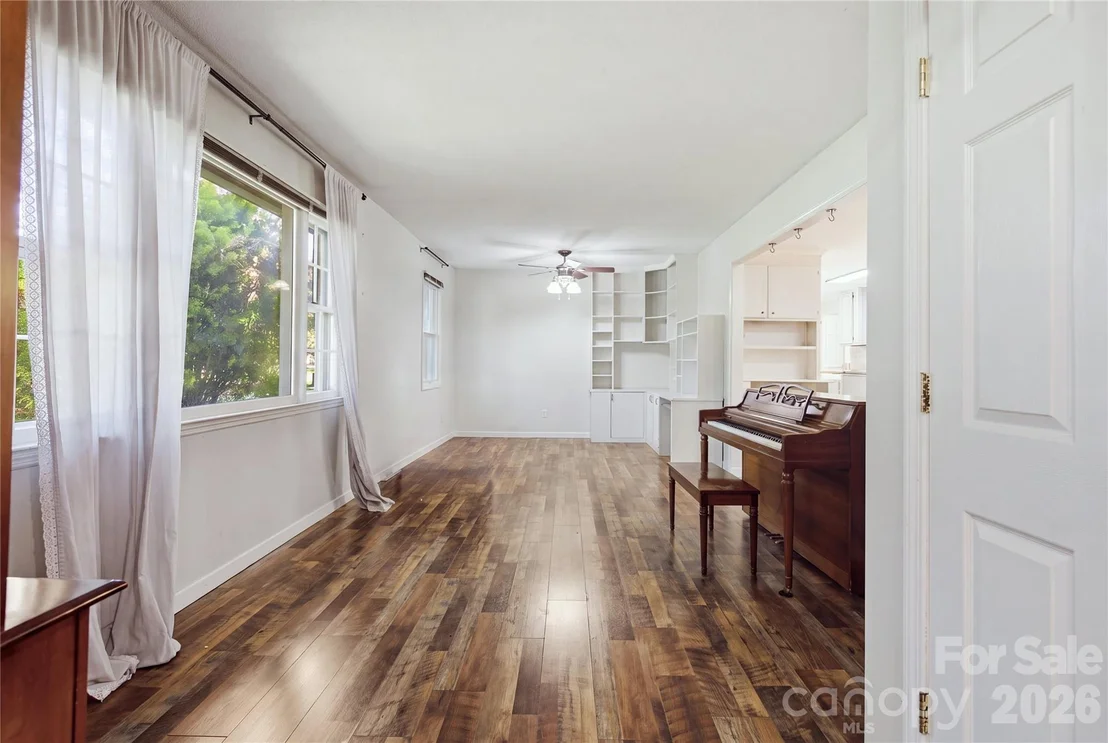 Photo of 169 Greenbriar Drive