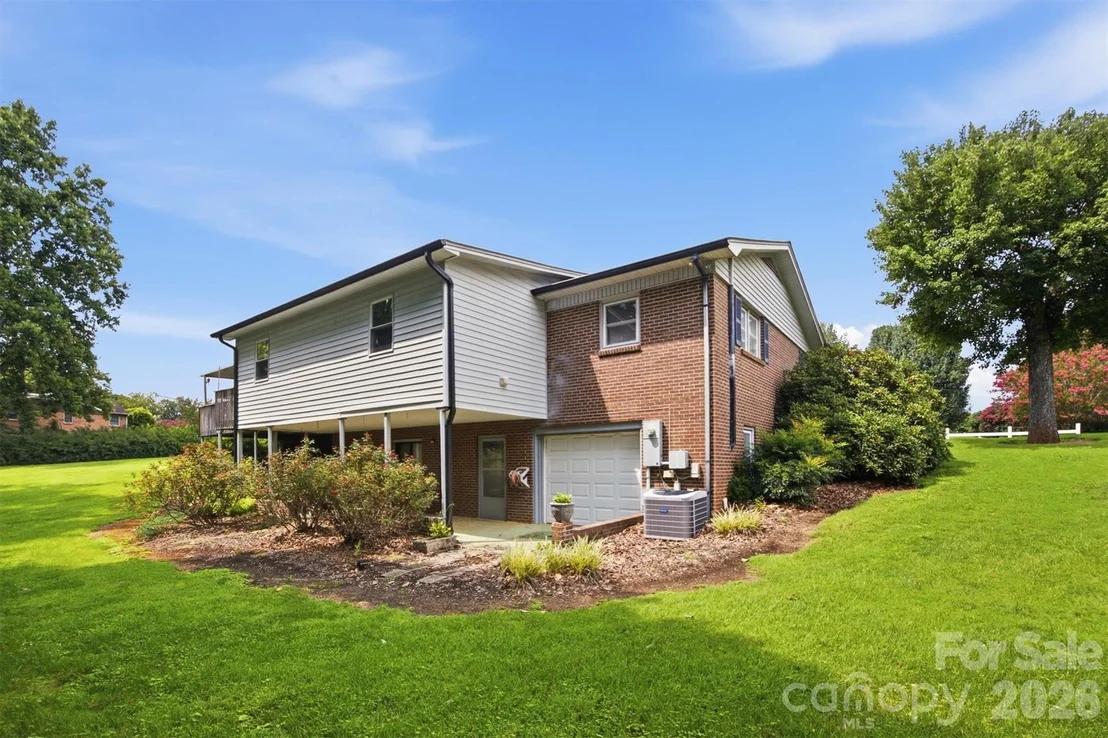 Photo of 2711 Fairway Acres Circle