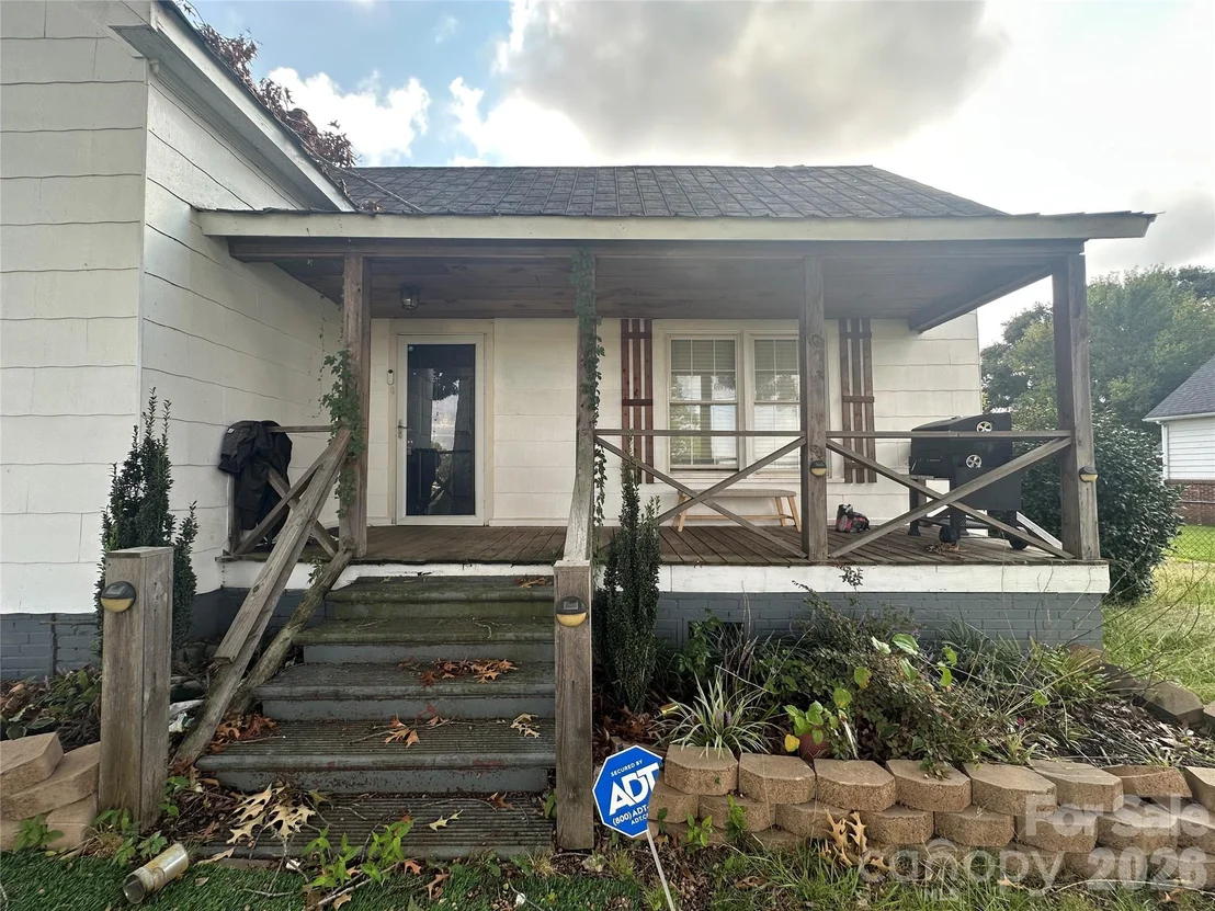Photo of 609 Front Street