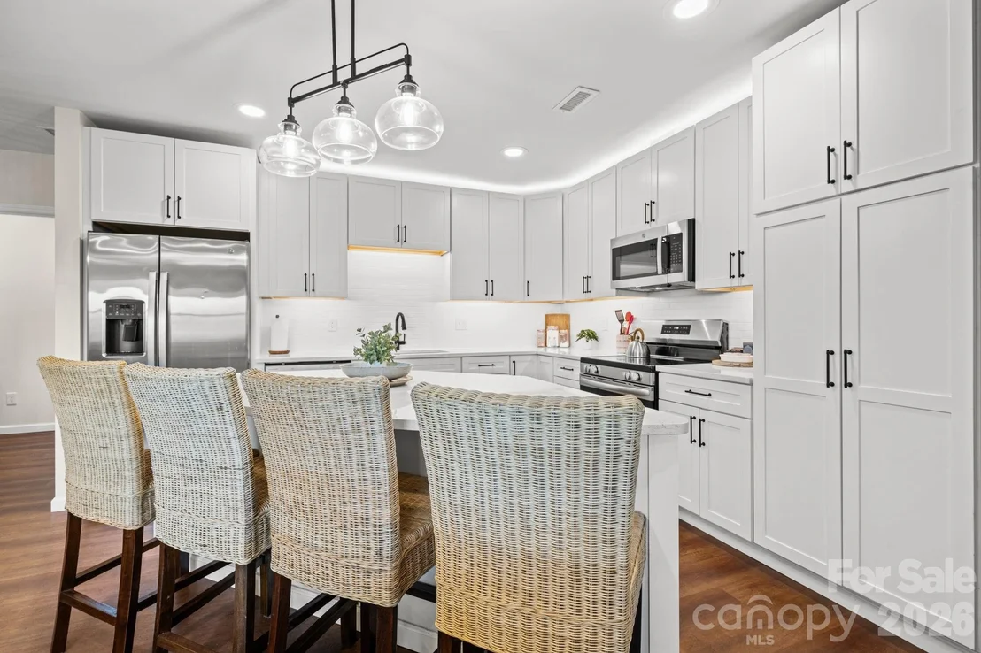 Photo of 784 Alpine Drive