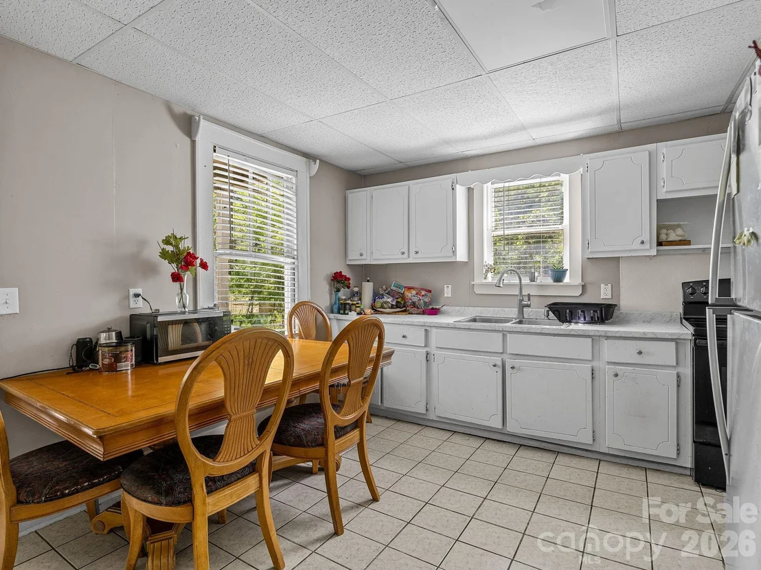 Photo of 110 Grady Avenue