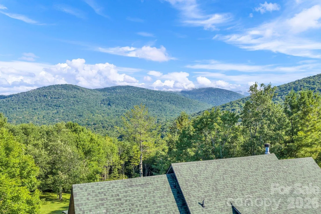 Photo of 525 Schoolhouse Ridge