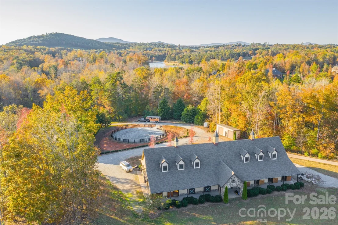 Photo of 978 Mapleton Lane