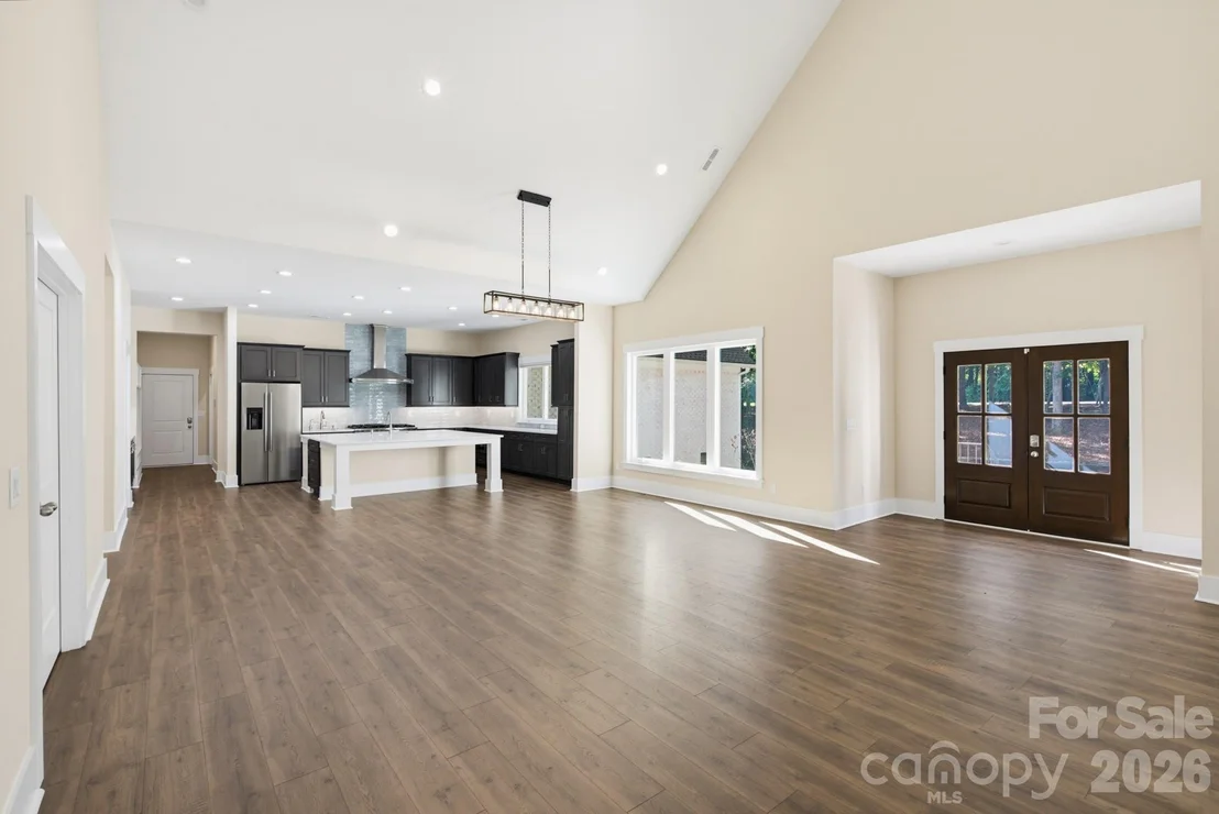 Photo of 2507 Forest Lawn Drive