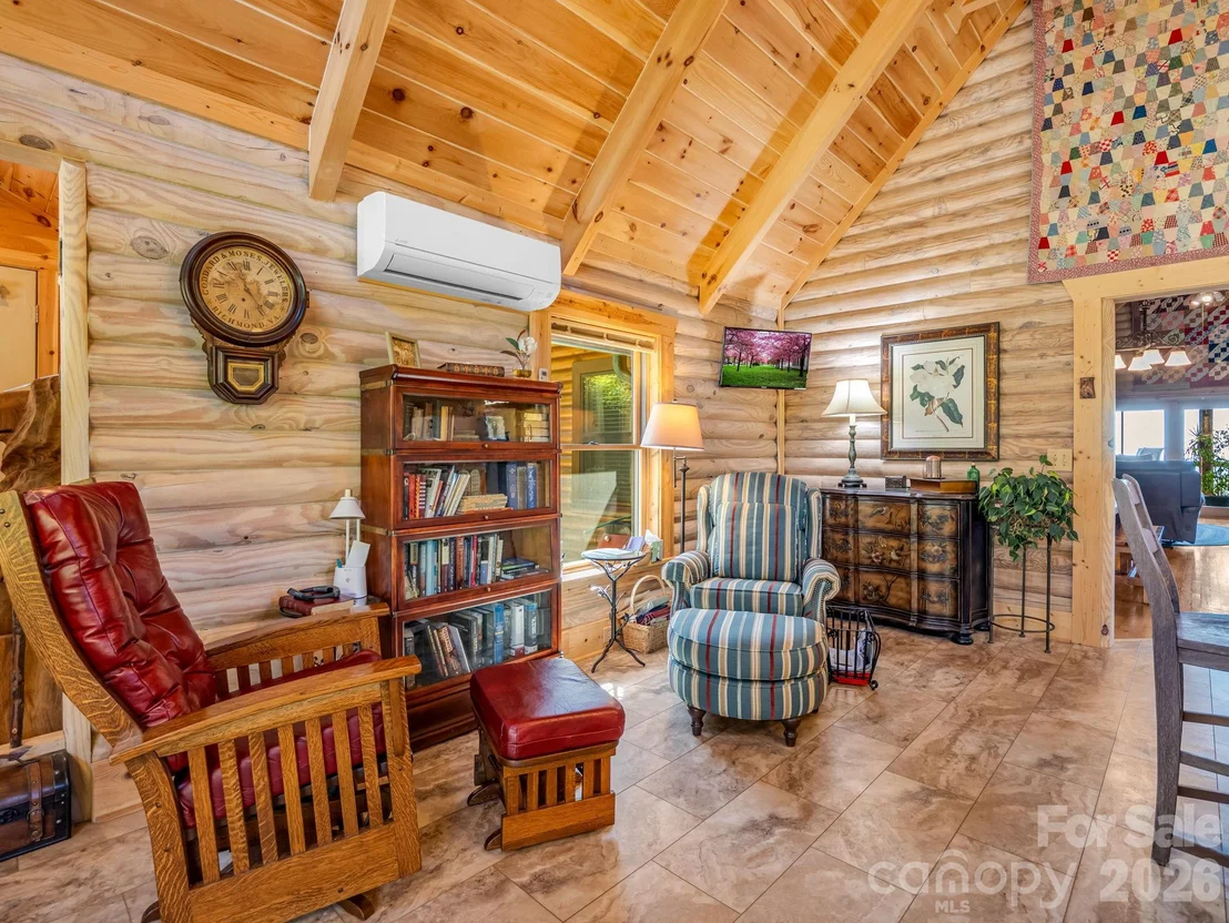 Photo of 762 Valley View Drive