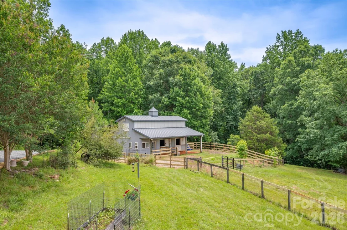 Photo of 441 Lower Ridgeview Road