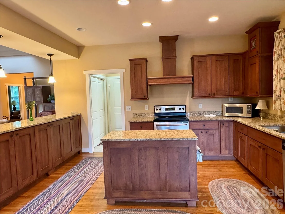 Photo of 894 Dunroy Drive