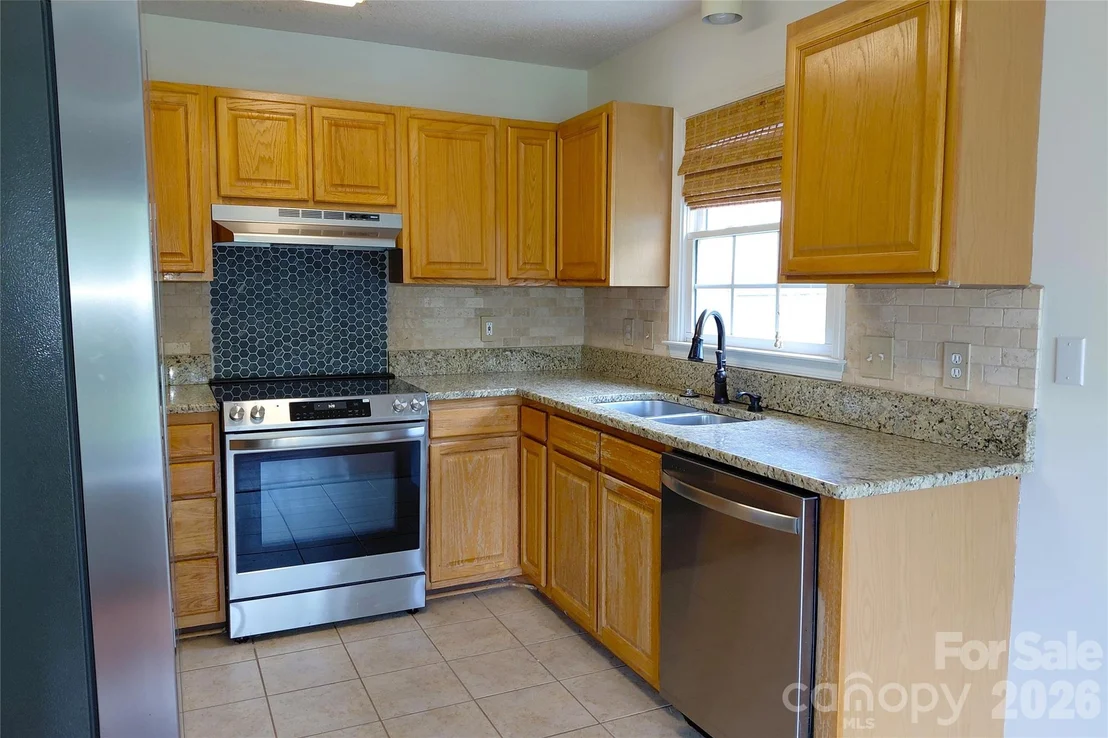 Photo of 1016 Thorncrest Drive