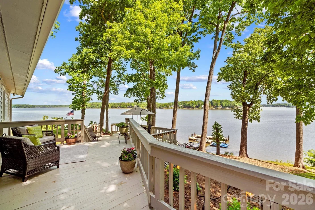 Photo of 395 Rendleman Drive