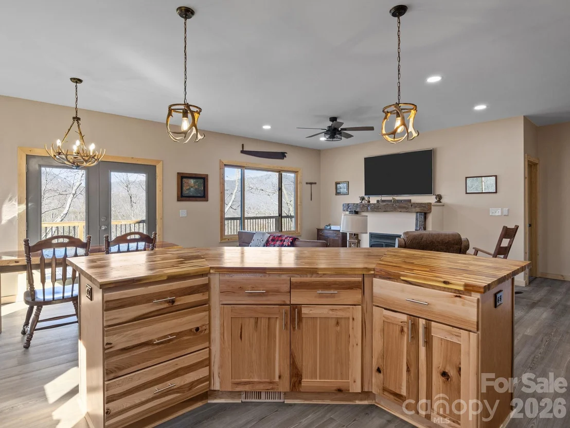 Photo of 225 Aurora Lane