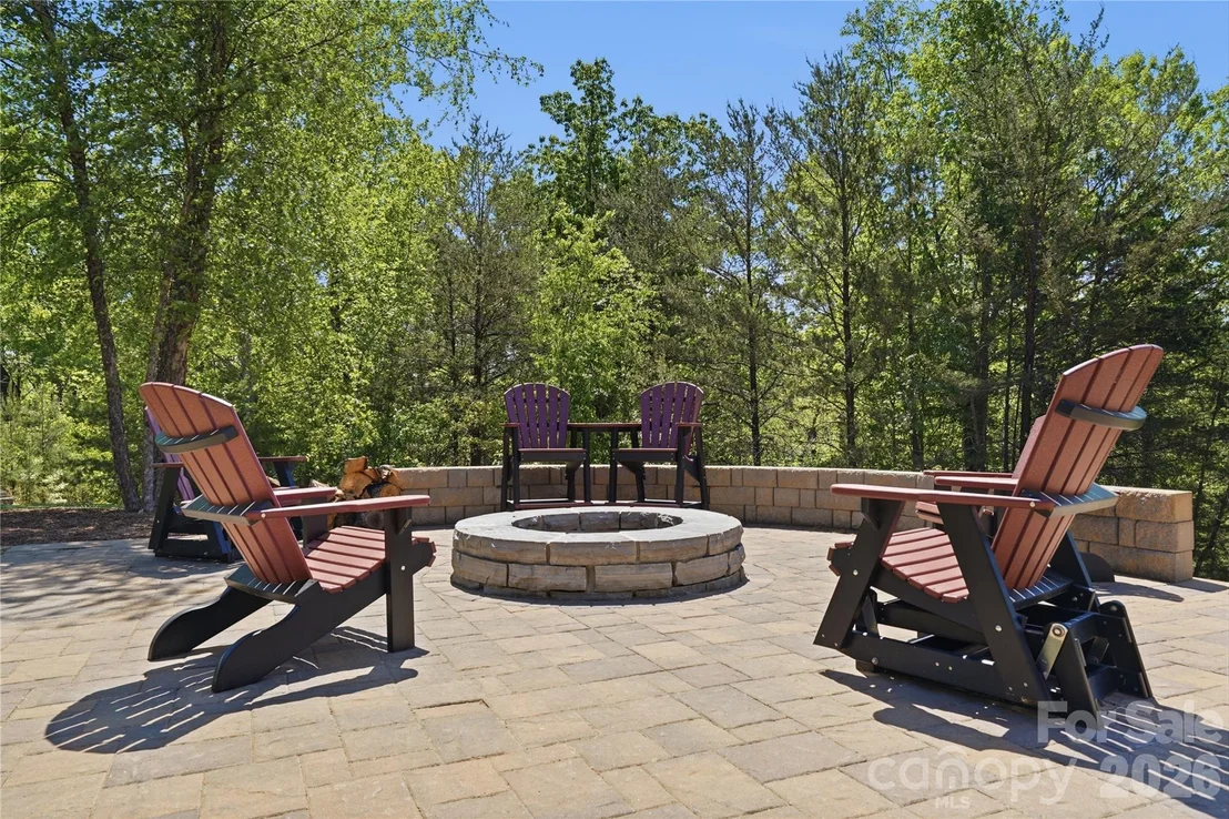 Photo of 723 N Highland Road