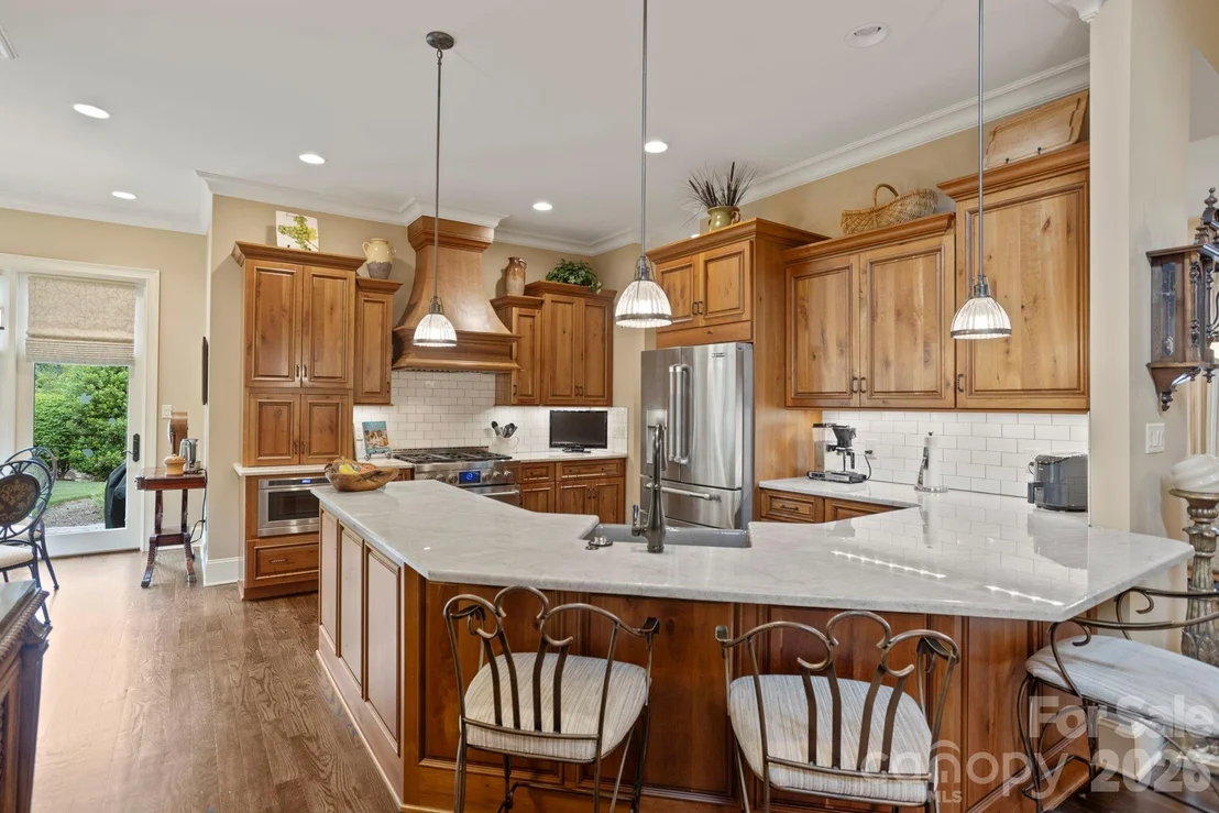 Photo of 390 Shipman Parkway