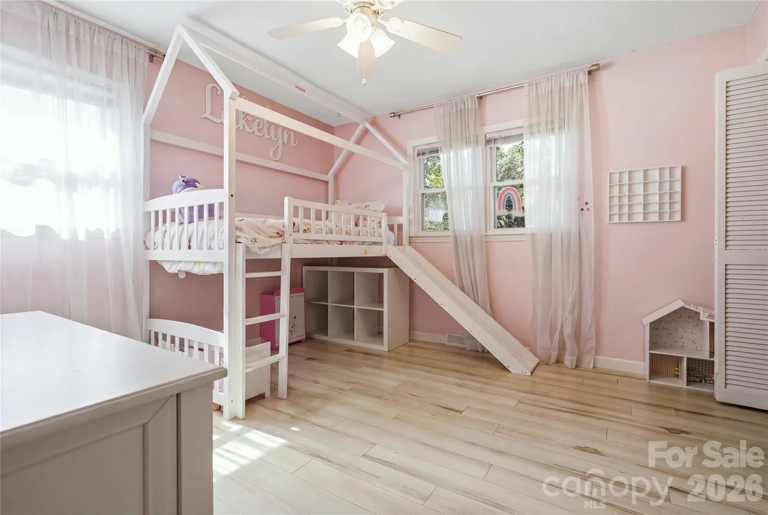 Photo of 169 Greenbriar Drive