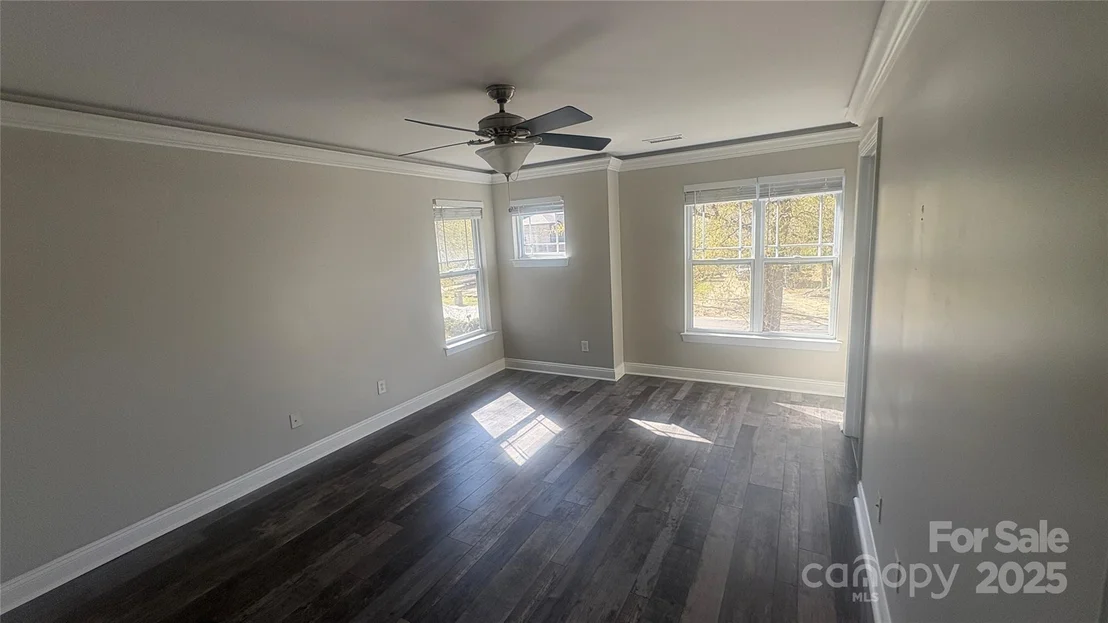 Photo of 1134 Riverside Drive