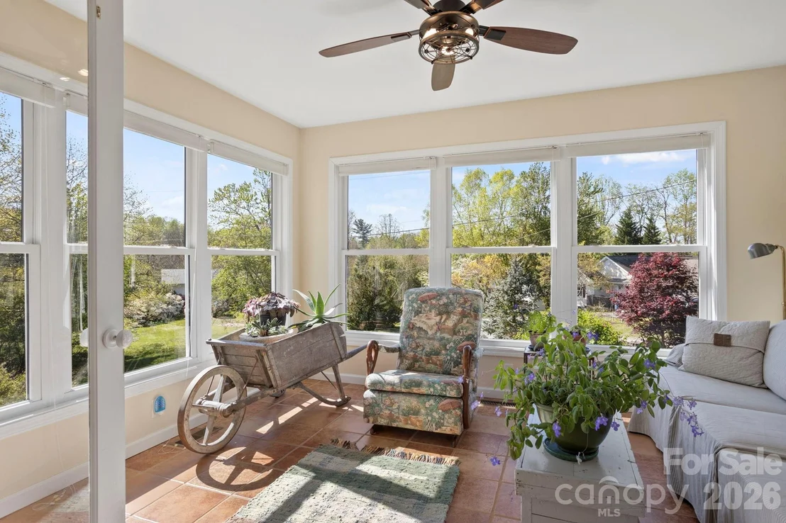 Photo of 367 Crescent Street