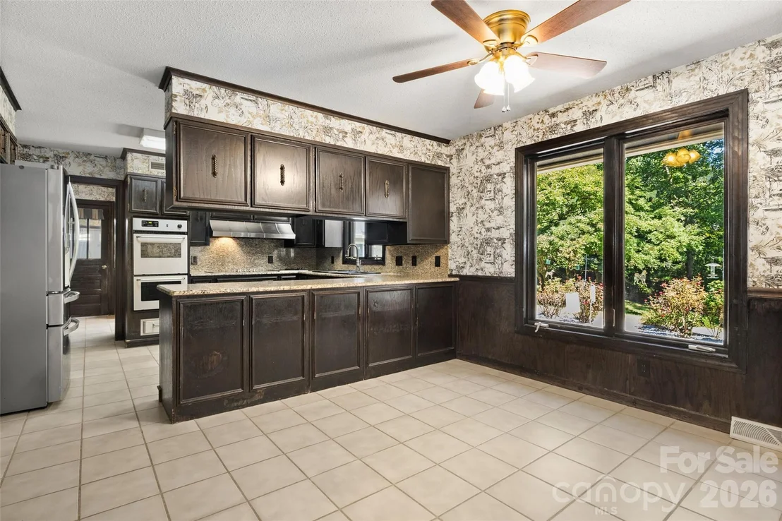 Photo of 600 Fairway Drive