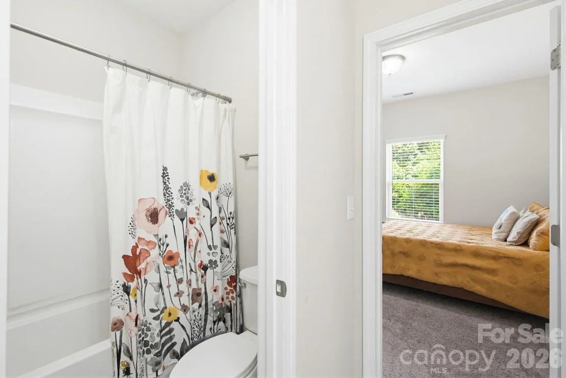 Photo of 840 Oak Manor Drive SE
