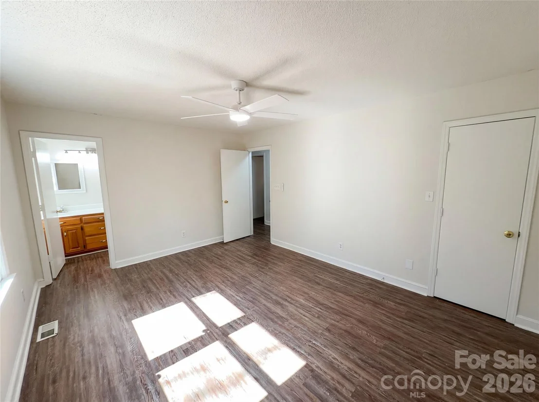 Photo of 16138 Substation Road