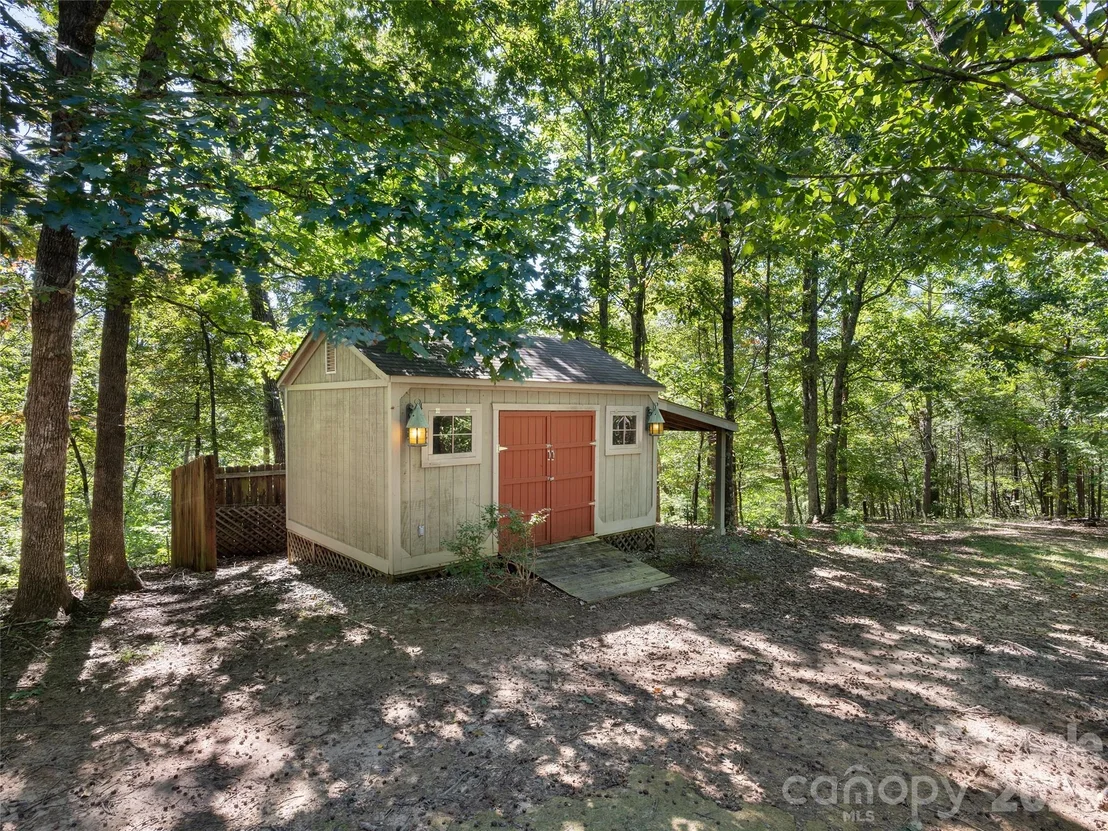 Photo of 620 N Highland Road