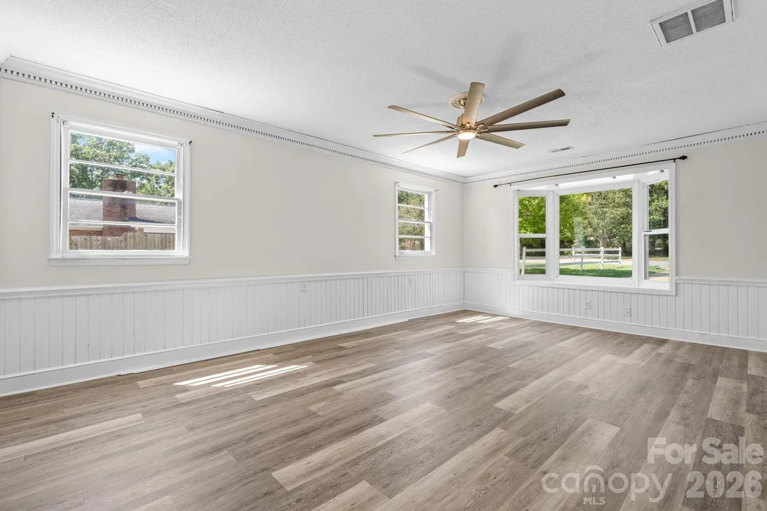 Photo of 5795 Valley Field Road