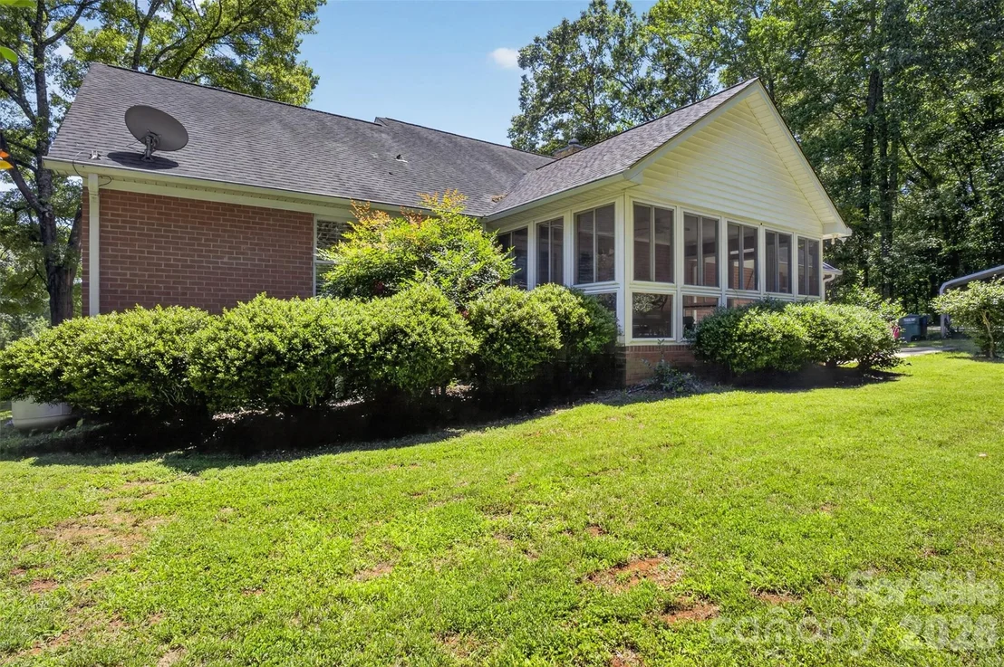 Photo of 8234 Dennis Road