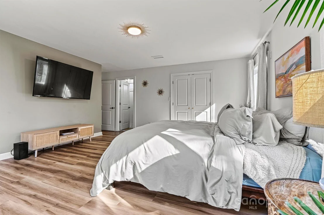 Photo of 3995 Burton Lane