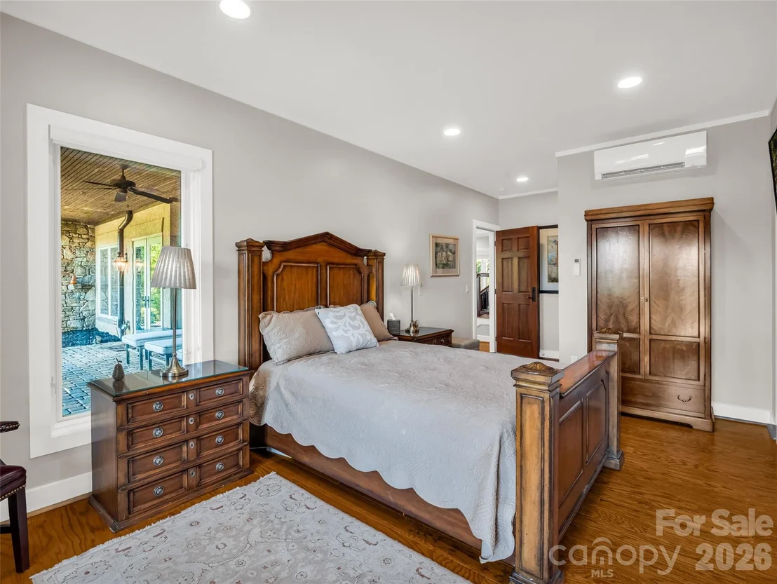 Photo of 2435 Deep Gap Farm Road E