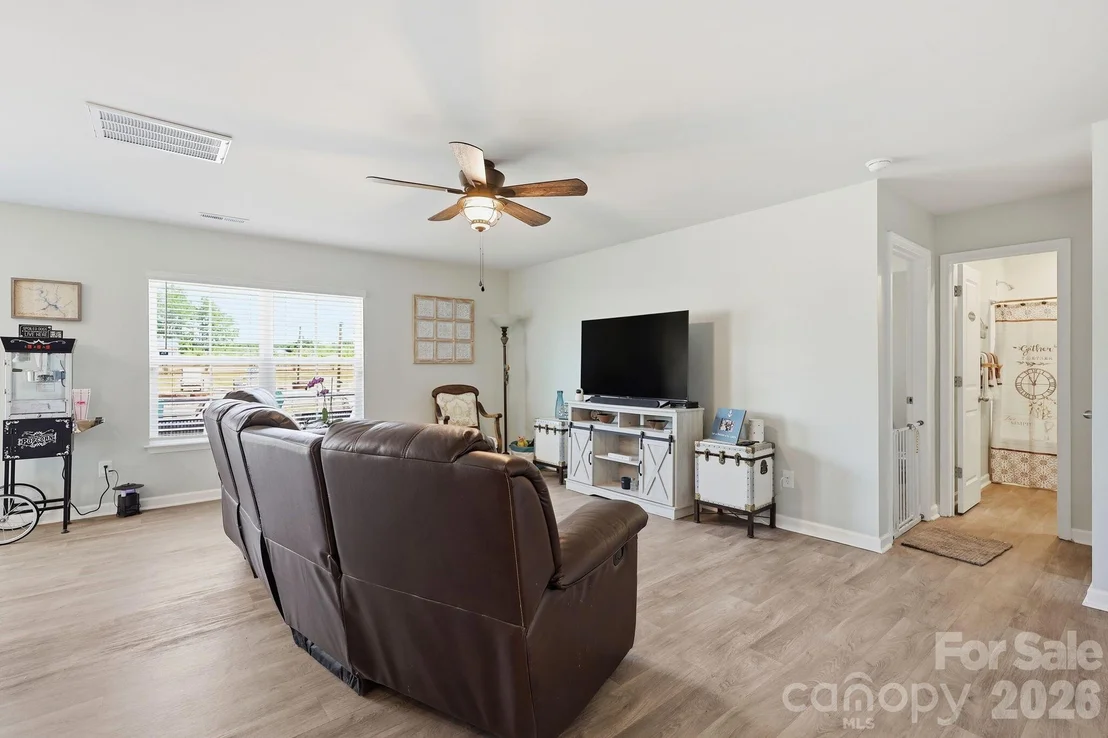 Photo of 1276 Hickory Point Drive