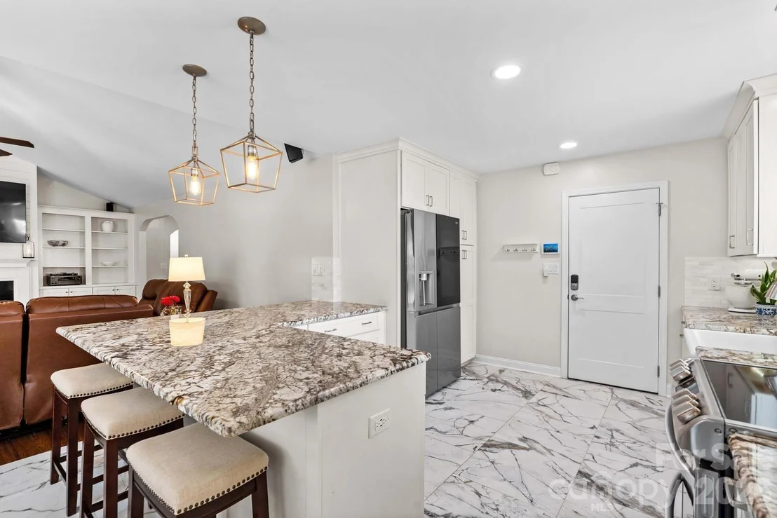 Photo of 596 Maple Ridge Circle