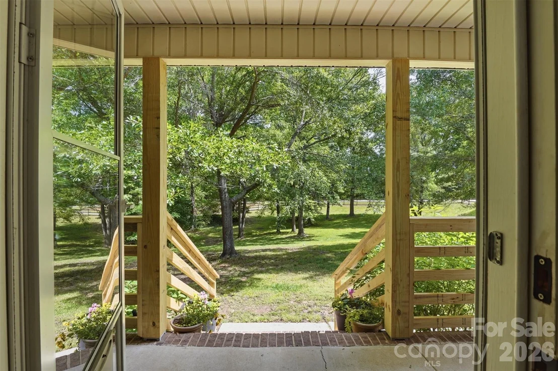 Photo of 1739 Westbrook Road