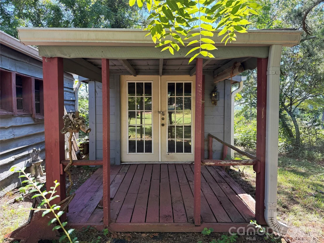 Photo of 2125 Whiteside Road