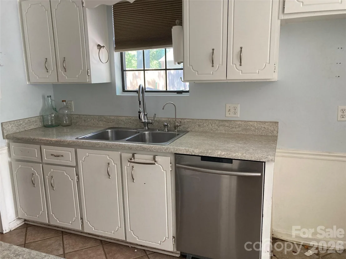 Photo of 526 Hillcrest Drive