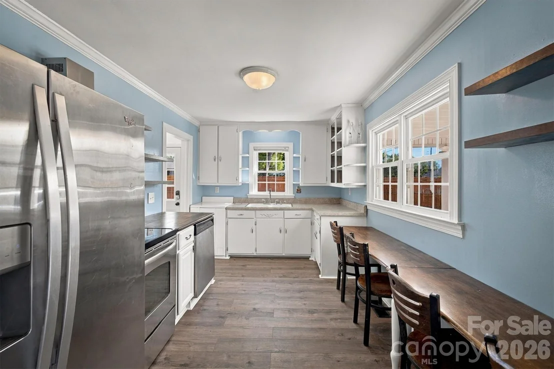 Photo of 2941 Highland Drive