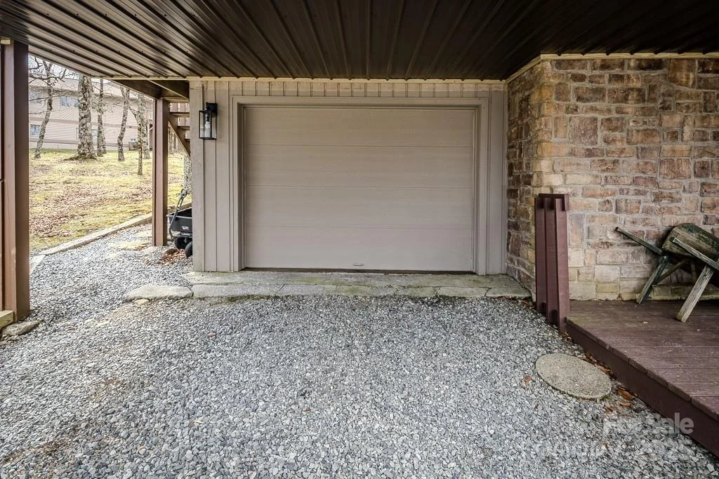Photo of 130 Skiway Circle