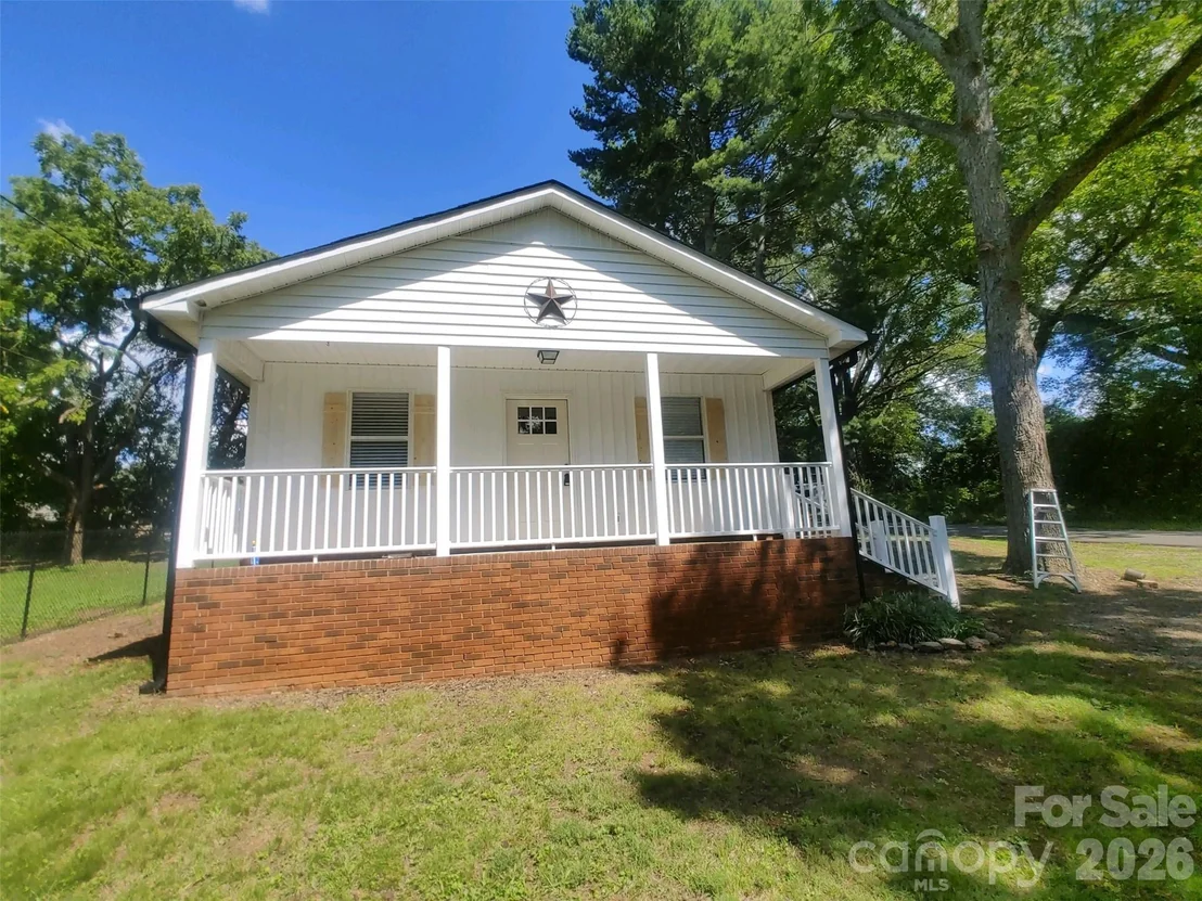 Photo of 700 Harmon Road